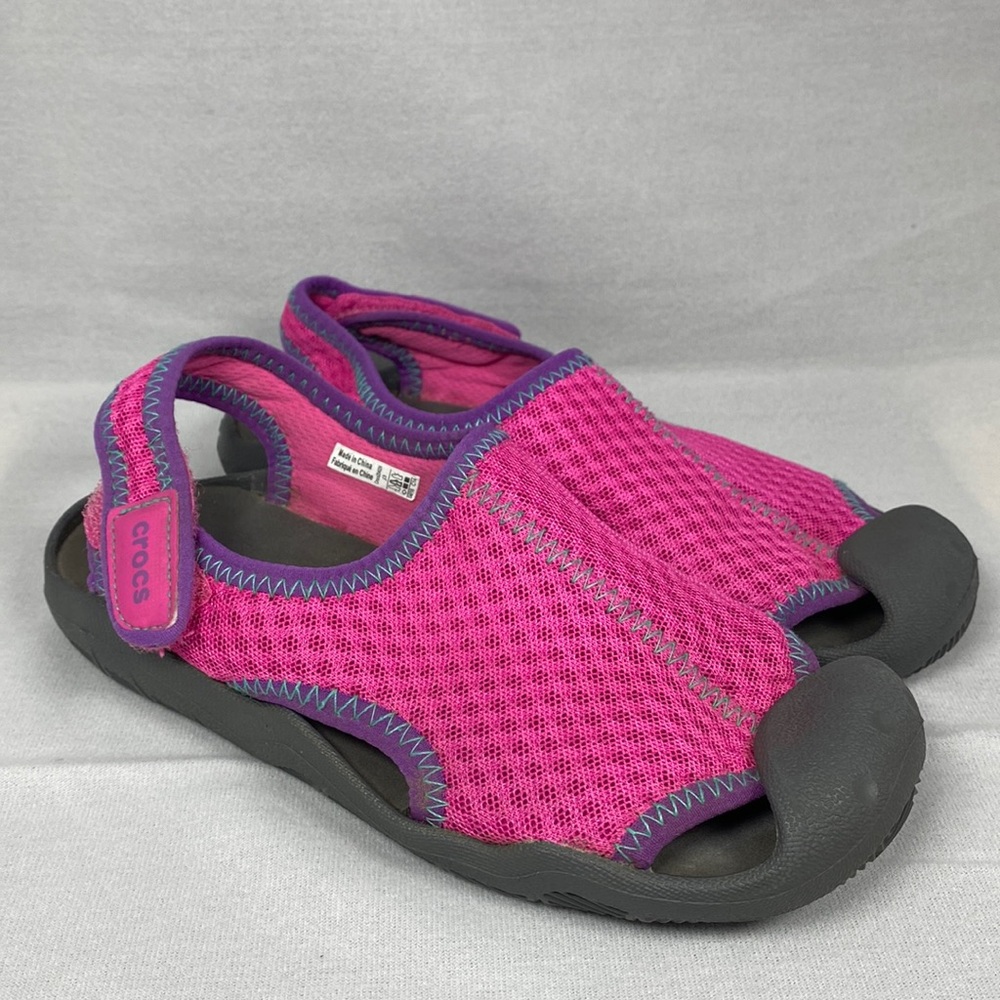 CROCS Youth Magenta-gray Swiftwater sandals size J-3